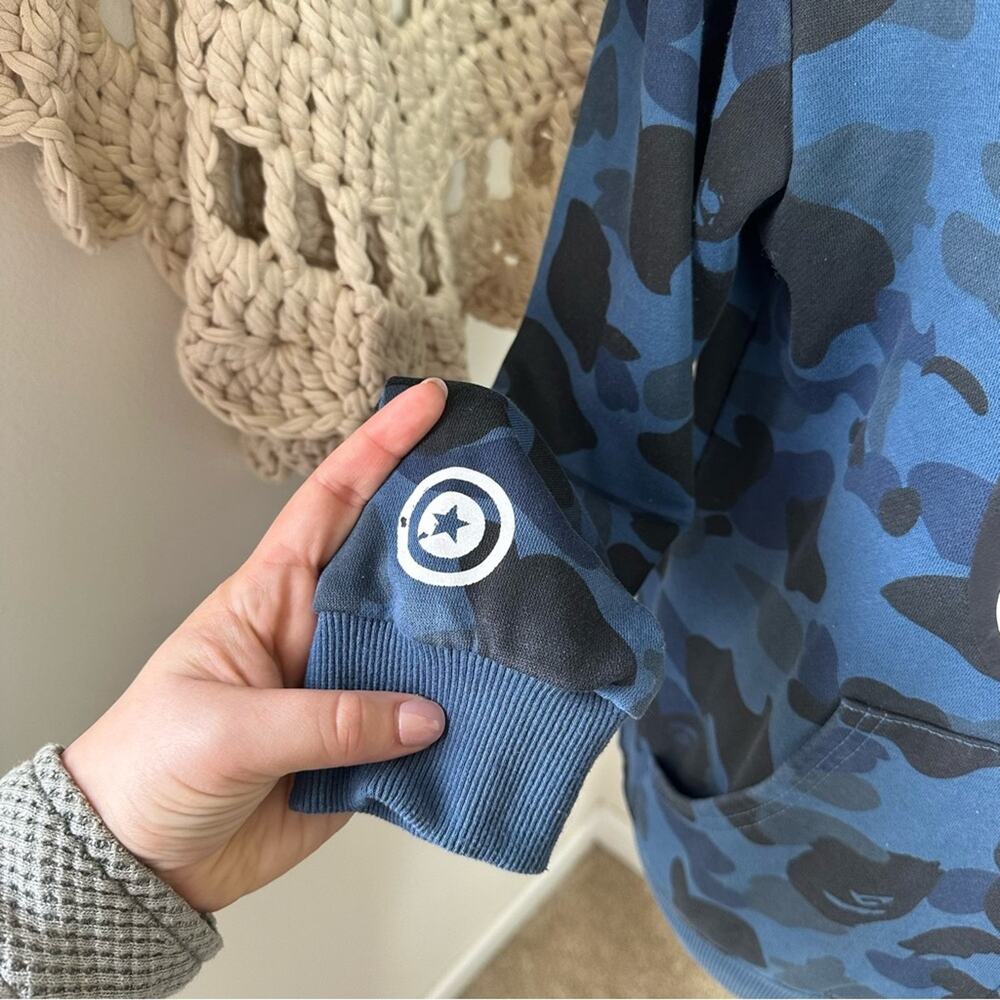 A Bathing Ape BAPE Men's Shark Split Blue Pink Camo Hoodie Size Medium - Picture 3 of 9